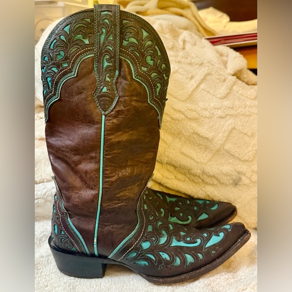 ***SOLD***Ariat Women’s Western Boots 9B Brown Turquoise Cutout Leather Cowboy - Picture 3 of 15